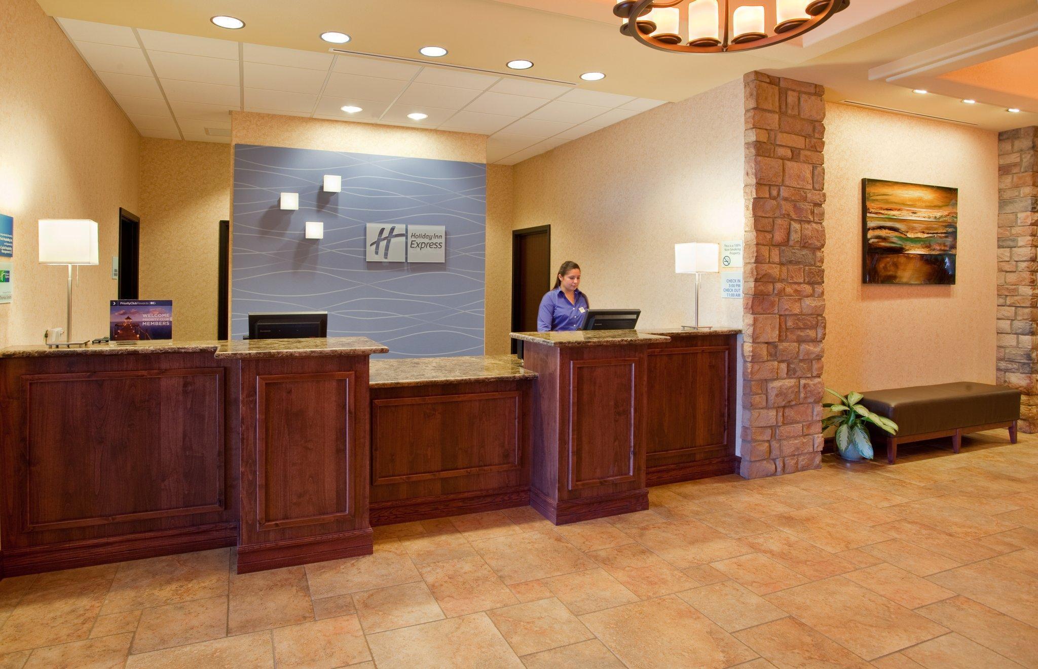 Holiday Inn Express & Suites Gallup East By Ihg Buitenkant foto