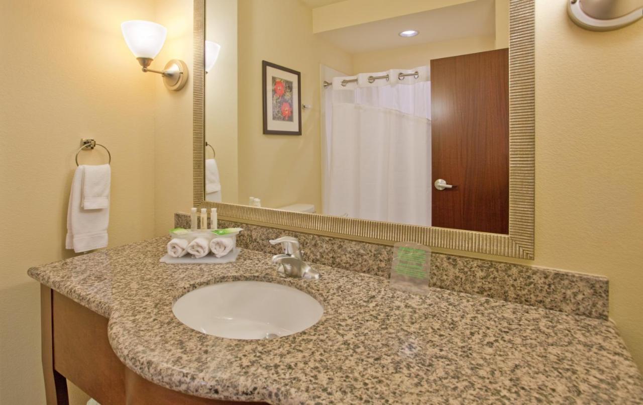 Holiday Inn Express & Suites Gallup East By Ihg Buitenkant foto